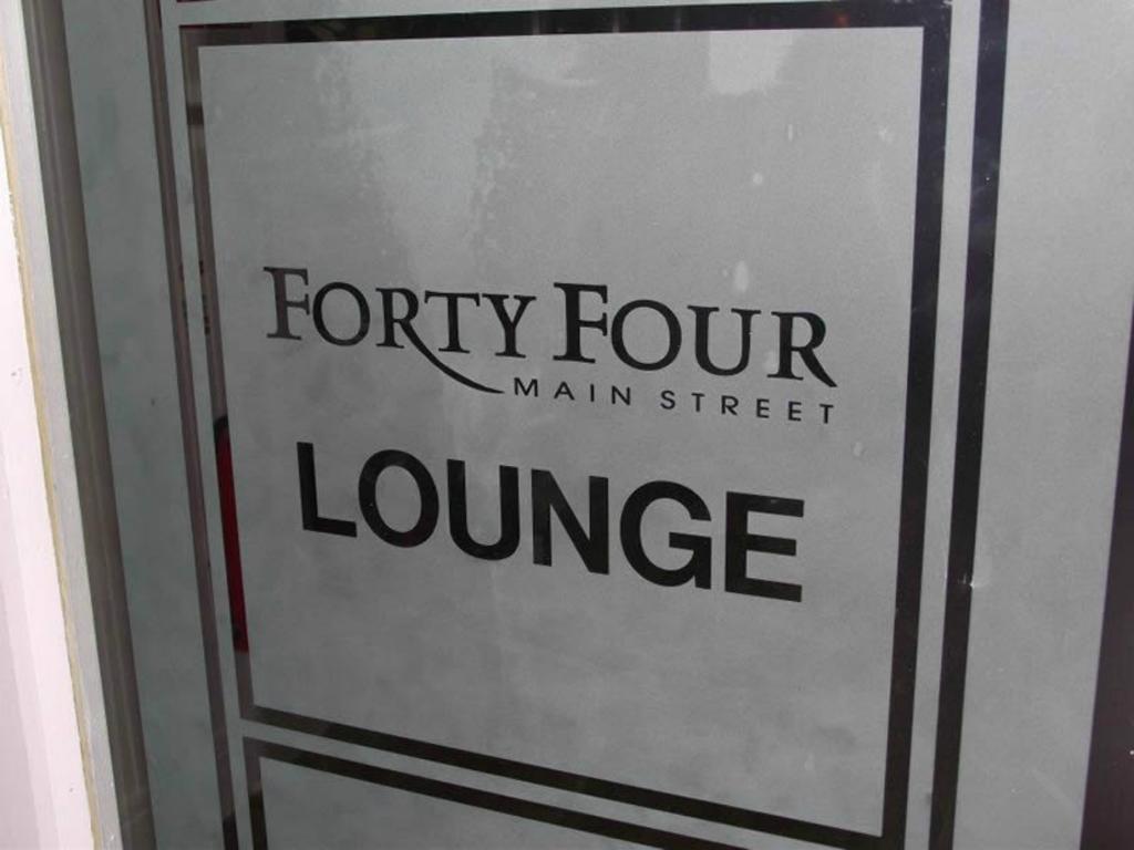 Forty Four Main Street Swords Dış mekan fotoğraf